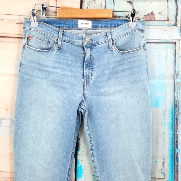 Hudson Natalie Mid Rise Boyfriend Crop Jean in Norah. - Picture 3 of 8